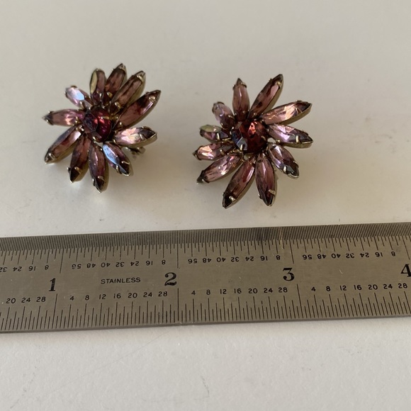 Vintage clip on earrings color purple - Picture 3 of 5